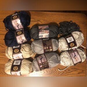 Lot of Lion brand Hometown USA